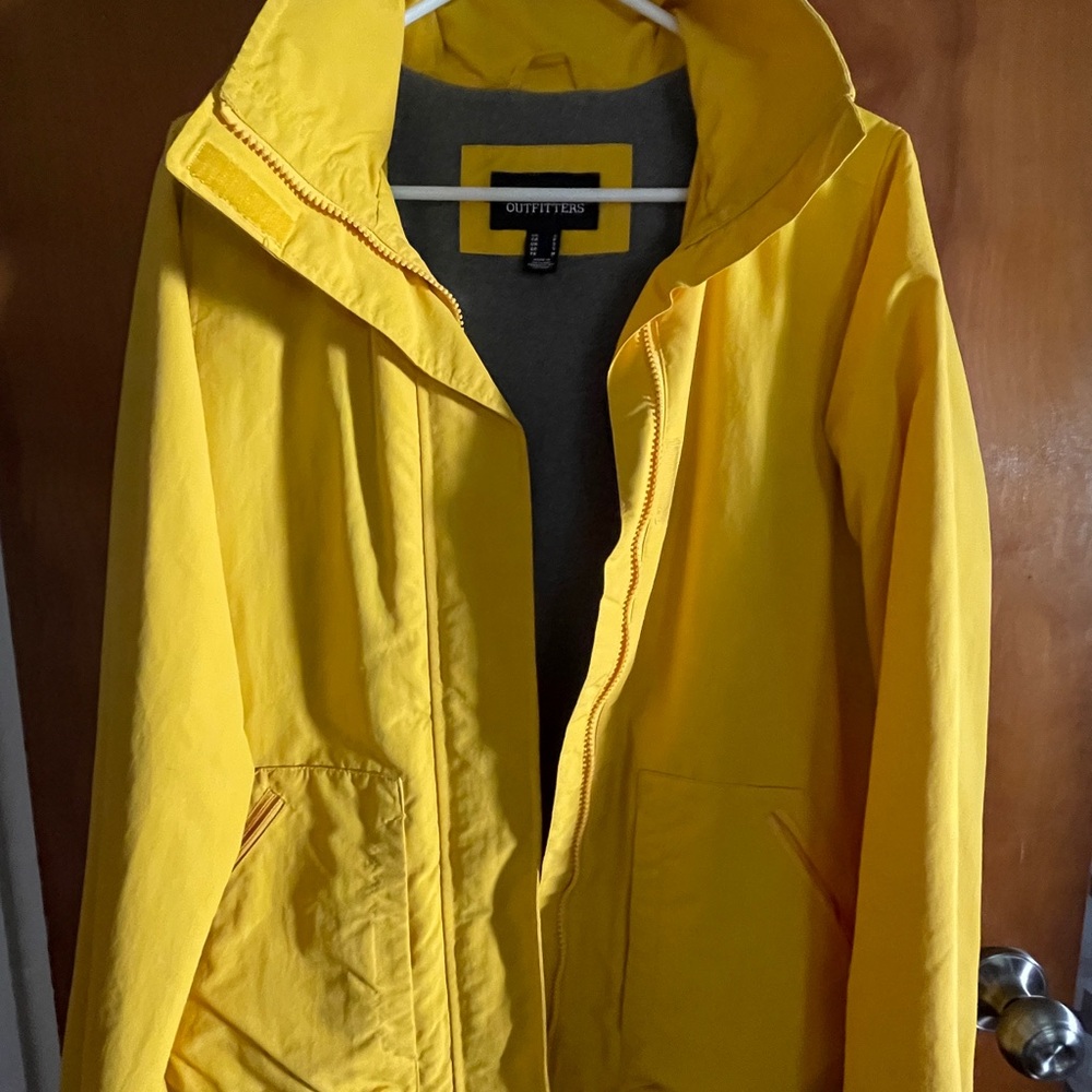 Women’s Lands End cold weather/rain proof jacket. Exc cond. No stains/tears